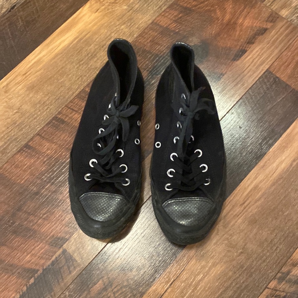 Mid height black Converse size 8
